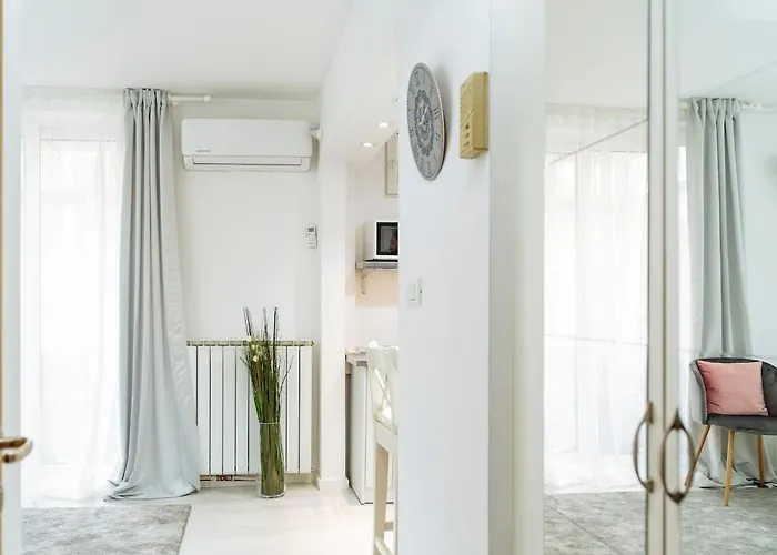 Apartman Old Town Bright By Bca Bukarest