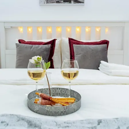 Apartment Old Town Bright By Bca Bucharest