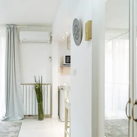 Apartment Old Town Bright By Bca Bucharest