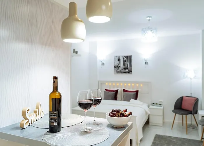 Апартаменти Old Town Bright By Bca Бухарест