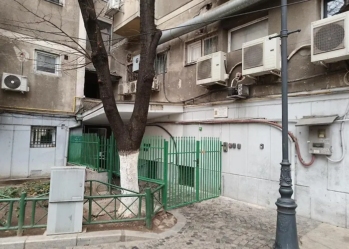 Old Town Bright By Bca Бухарест